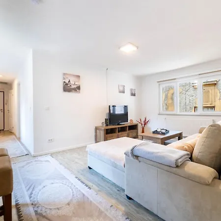 Appartement Ferhadija 2-bedroom Design - Main Street