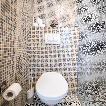 Ferhadija 2-bedroom Design - Main Street * Sarajevo