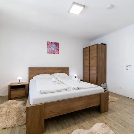 Ferhadija 2-bedroom Design - Main Street