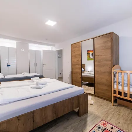 公寓 Ferhadija 2-bedroom Design - Main Street *